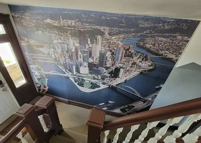 Apartment 2 Bedroom - Off Street Parking - Amazing View Nearby Pittsburgh