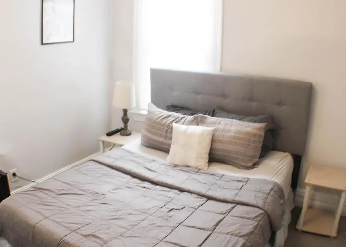 Apartment 2 Bedroom - Off Street Parking - Amazing View Nearby *